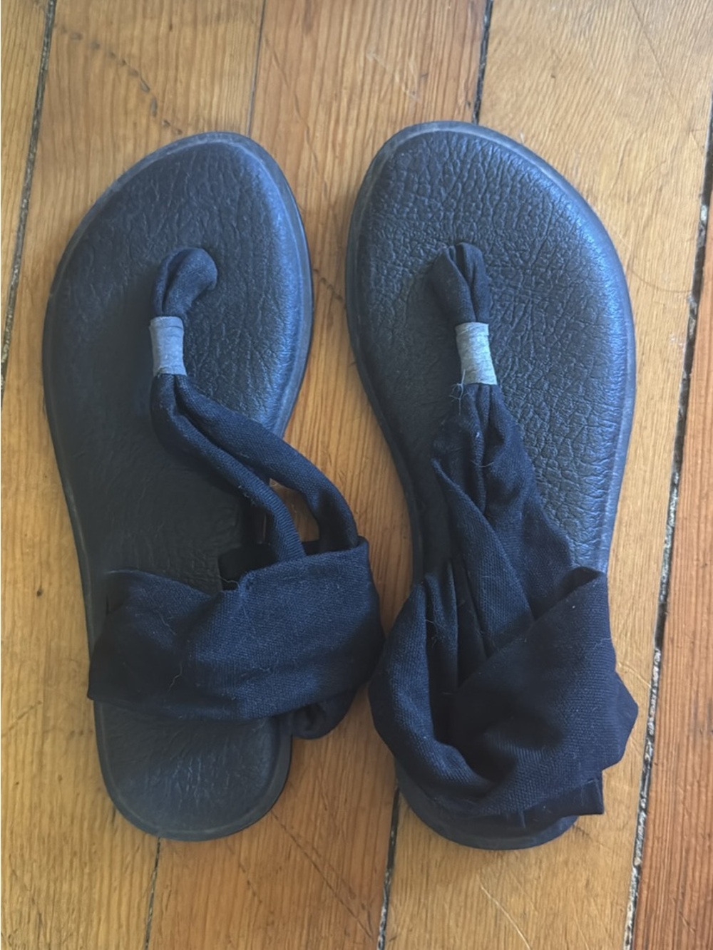 Black Women's 6 Sanuk Yoga Mat Sandals